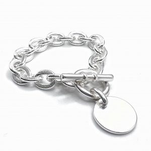 Bracelet chaîne avec médaille