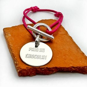 Bracelet attache médaille pain au chocolat